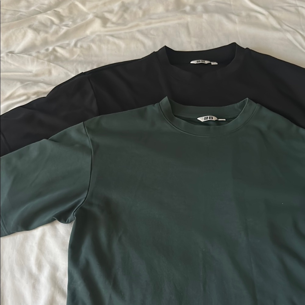 2 pack Popular Uniqlo Men's Black and Dark Green Airism Oversized Shirts